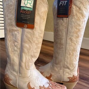 Roper White and Tan Women's Heeled Western Boots